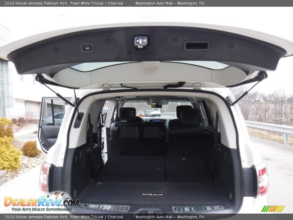 2019 Nissan Armada Platinum 4x4 Pearl White Tricoat / Charcoal Photo #31