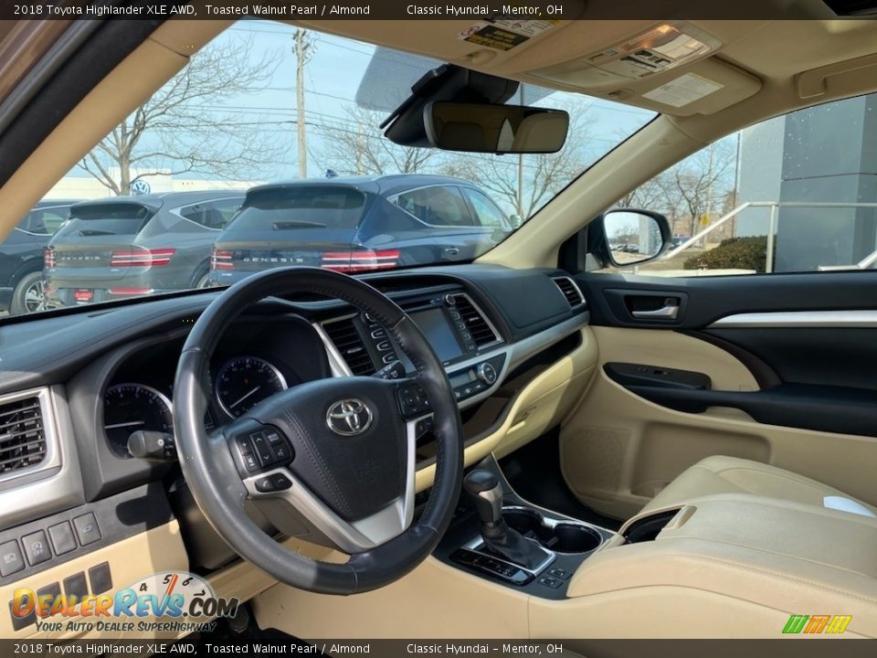 2018 Toyota Highlander XLE AWD Toasted Walnut Pearl / Almond Photo #3