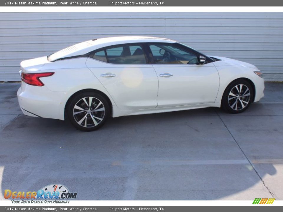 2017 Nissan Maxima Platinum Pearl White / Charcoal Photo #10