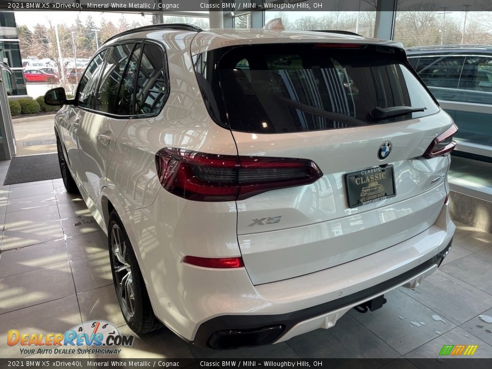 2021 BMW X5 xDrive40i Mineral White Metallic / Cognac Photo #2