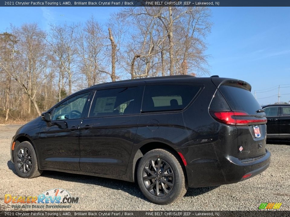 2021 Chrysler Pacifica Touring L AWD Brilliant Black Crystal Pearl / Black Photo #4