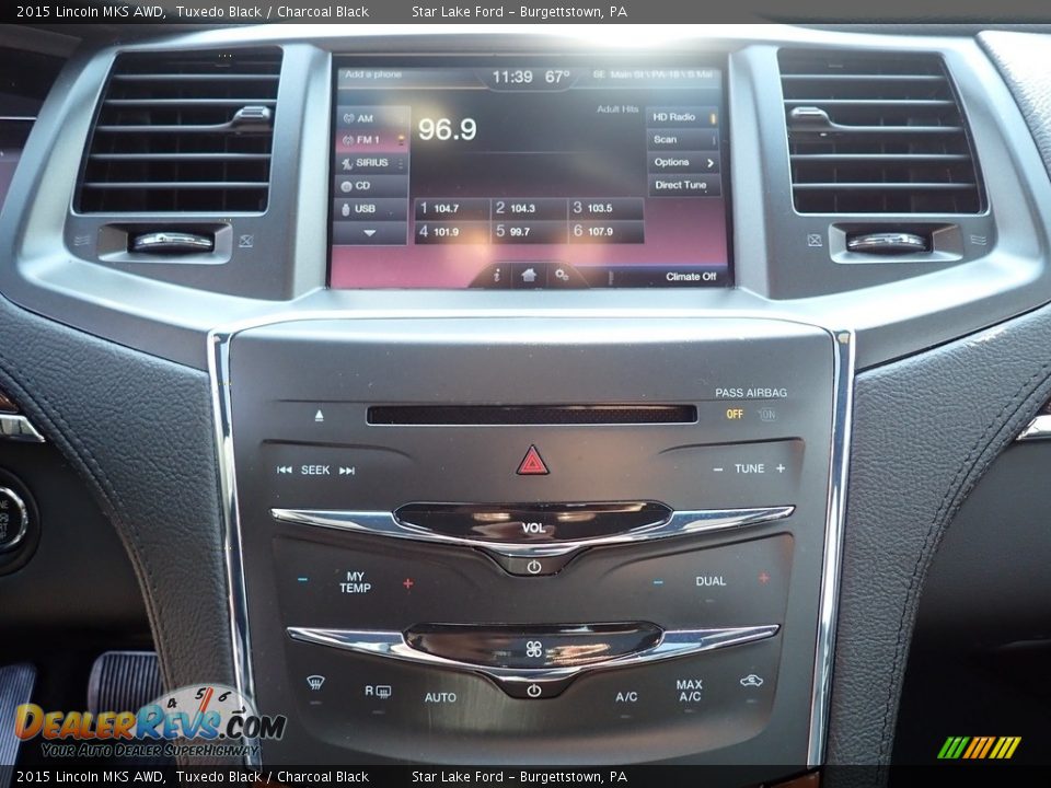 Controls of 2015 Lincoln MKS AWD Photo #19