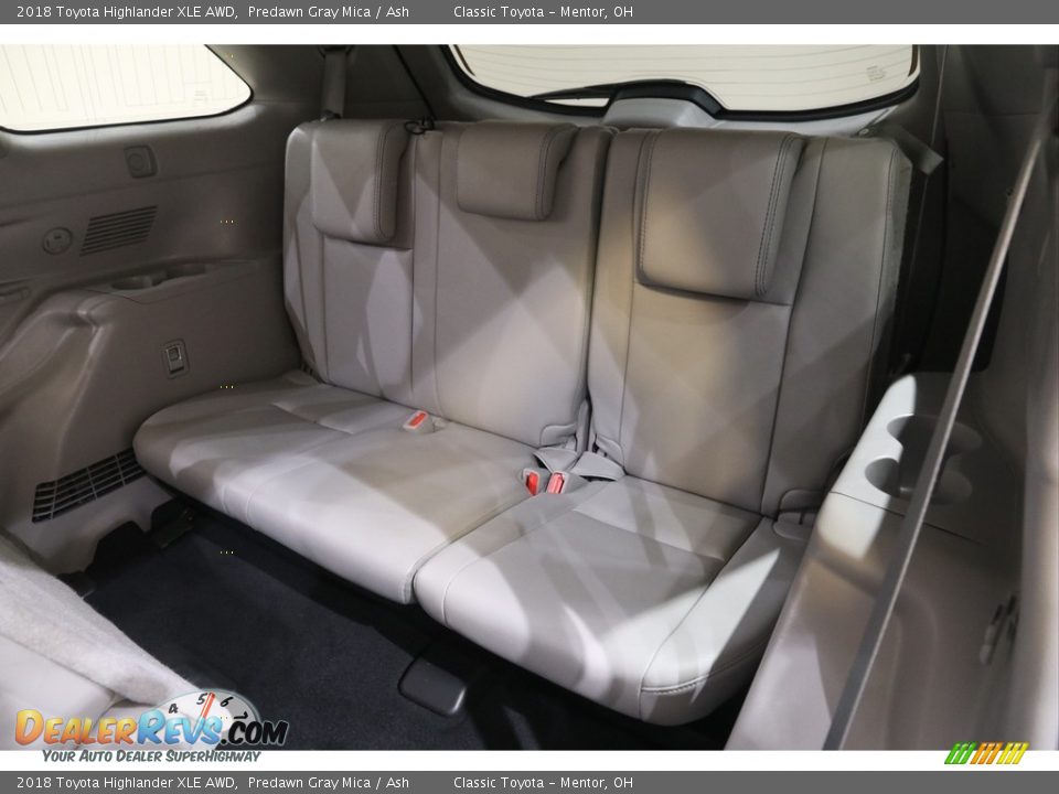 2018 Toyota Highlander XLE AWD Predawn Gray Mica / Ash Photo #18