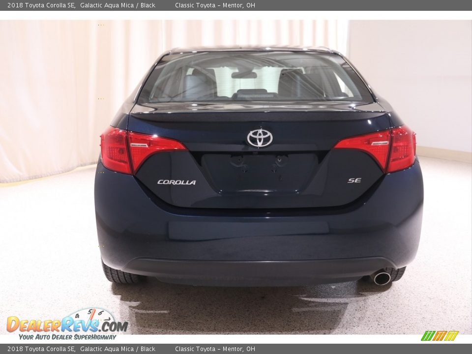 2018 Toyota Corolla SE Galactic Aqua Mica / Black Photo #18