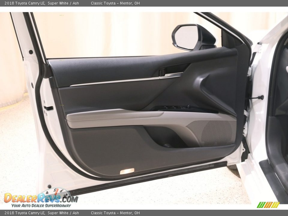 2018 Toyota Camry LE Super White / Ash Photo #4