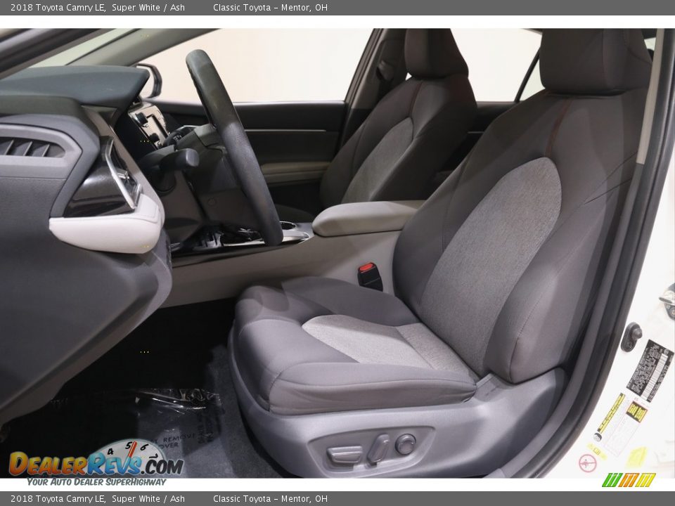 2018 Toyota Camry LE Super White / Ash Photo #5
