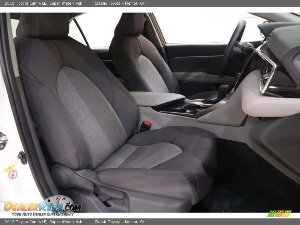 2018 Toyota Camry LE Super White / Ash Photo #15