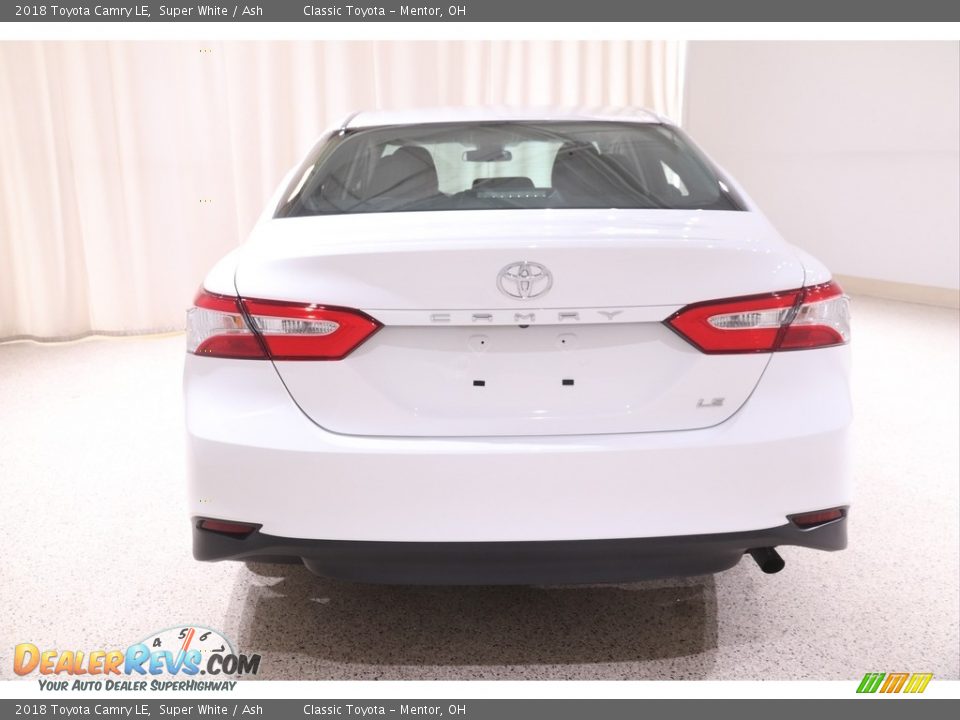 2018 Toyota Camry LE Super White / Ash Photo #18