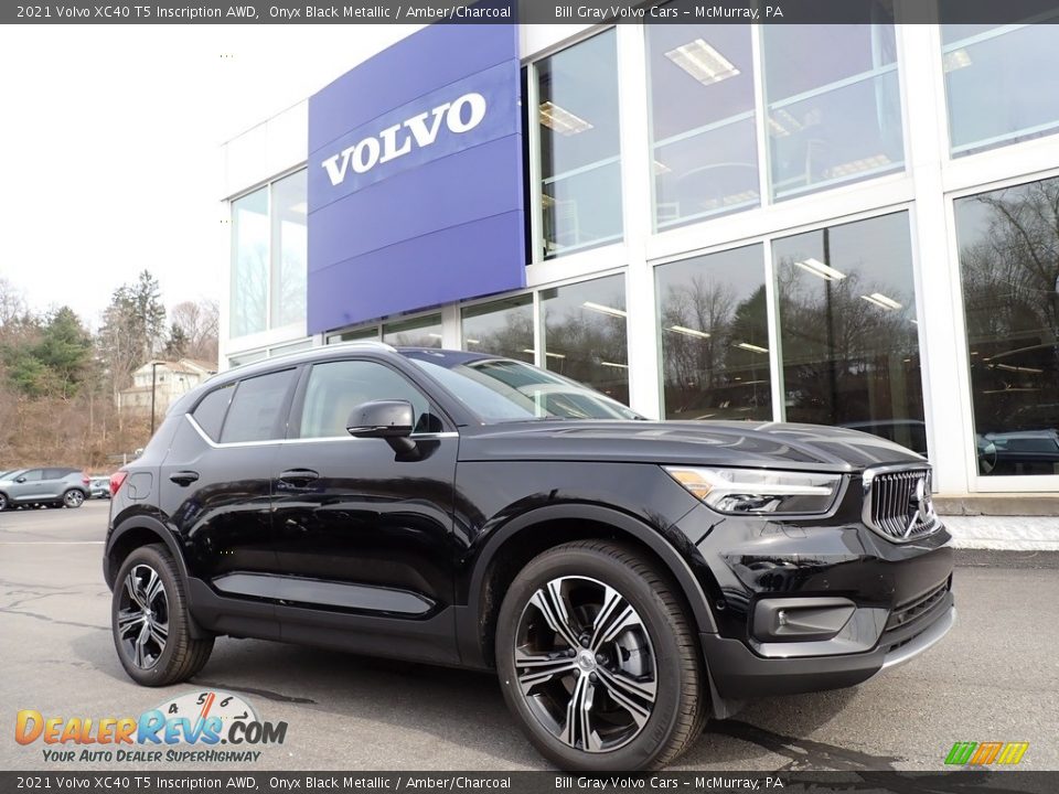 Front 3/4 View of 2021 Volvo XC40 T5 Inscription AWD Photo #1