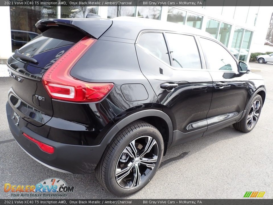 2021 Volvo XC40 T5 Inscription AWD Onyx Black Metallic / Amber/Charcoal Photo #2