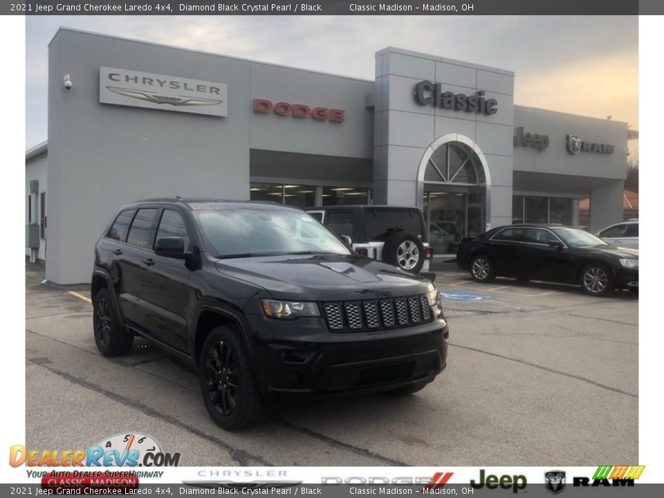 2021 Jeep Grand Cherokee Laredo 4x4 Diamond Black Crystal Pearl / Black Photo #1