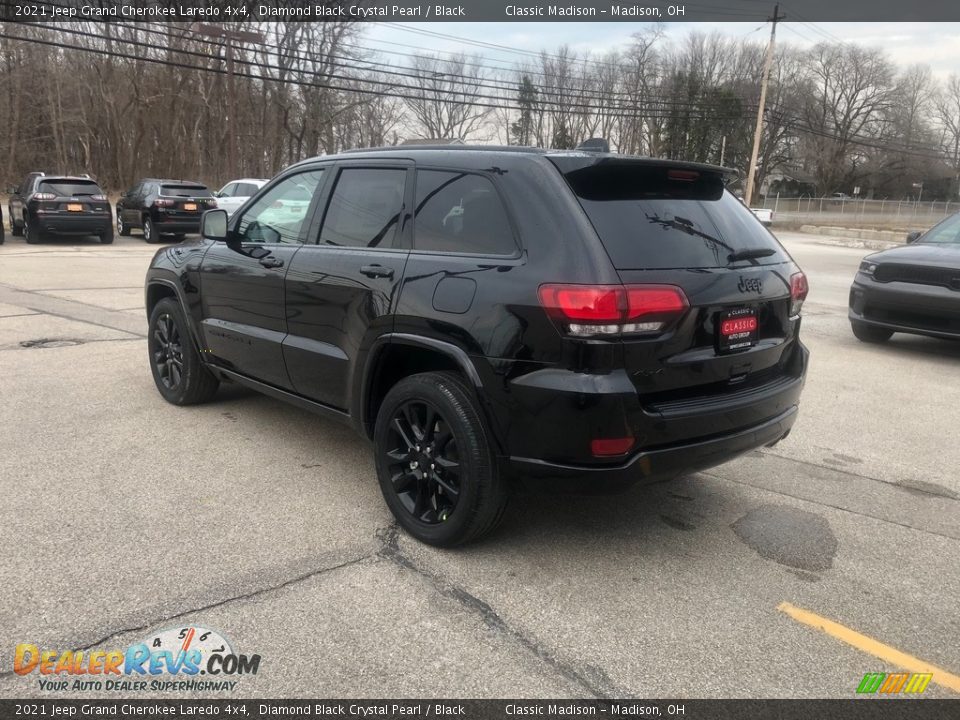 2021 Jeep Grand Cherokee Laredo 4x4 Diamond Black Crystal Pearl / Black Photo #11