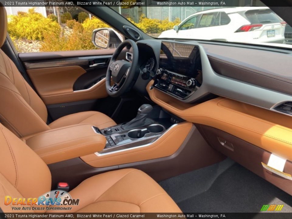 Dashboard of 2021 Toyota Highlander Platinum AWD Photo #12