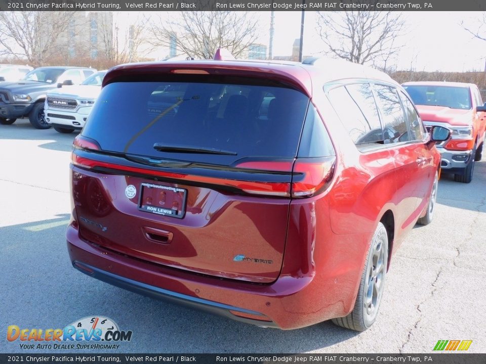 2021 Chrysler Pacifica Hybrid Touring Velvet Red Pearl / Black Photo #5