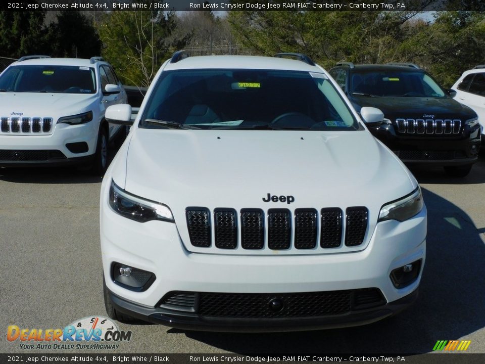 2021 Jeep Cherokee Altitude 4x4 Bright White / Black Photo #2