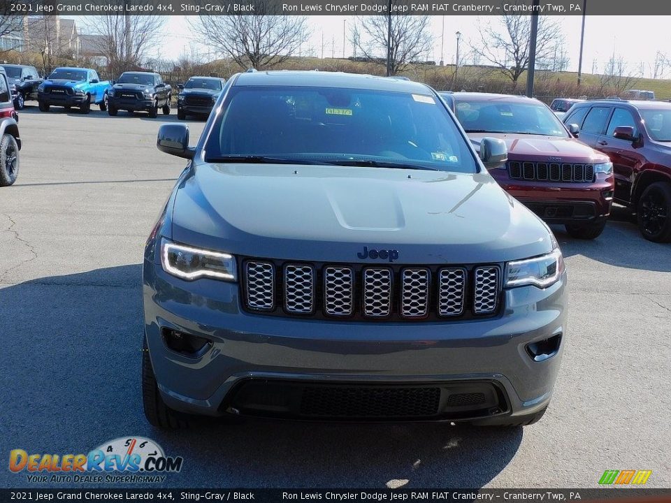 2021 Jeep Grand Cherokee Laredo 4x4 Sting-Gray / Black Photo #2