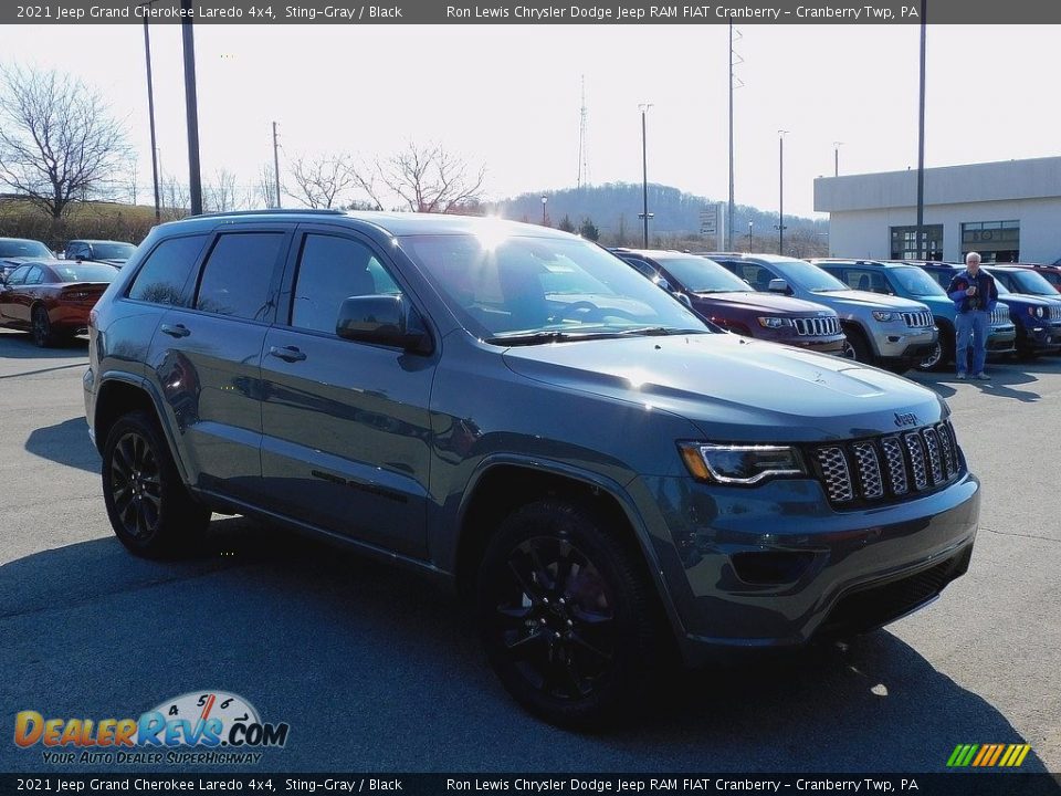 2021 Jeep Grand Cherokee Laredo 4x4 Sting-Gray / Black Photo #3