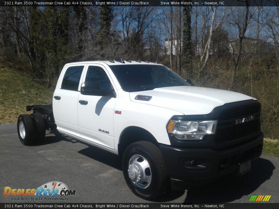 2021 Ram 3500 Tradesman Crew Cab 4x4 Chassis Bright White / Diesel Gray/Black Photo #4