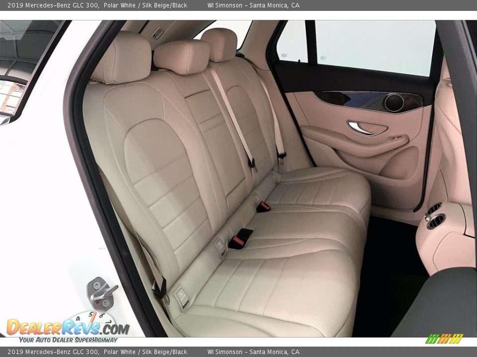 2019 Mercedes-Benz GLC 300 Polar White / Silk Beige/Black Photo #19