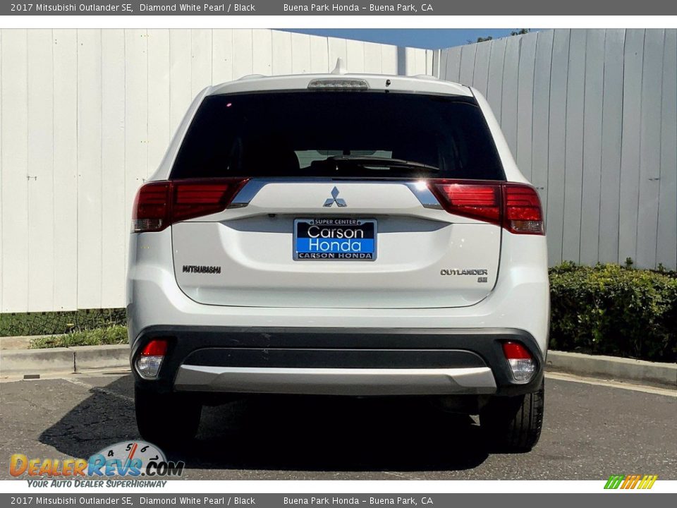 2017 Mitsubishi Outlander SE Diamond White Pearl / Black Photo #2