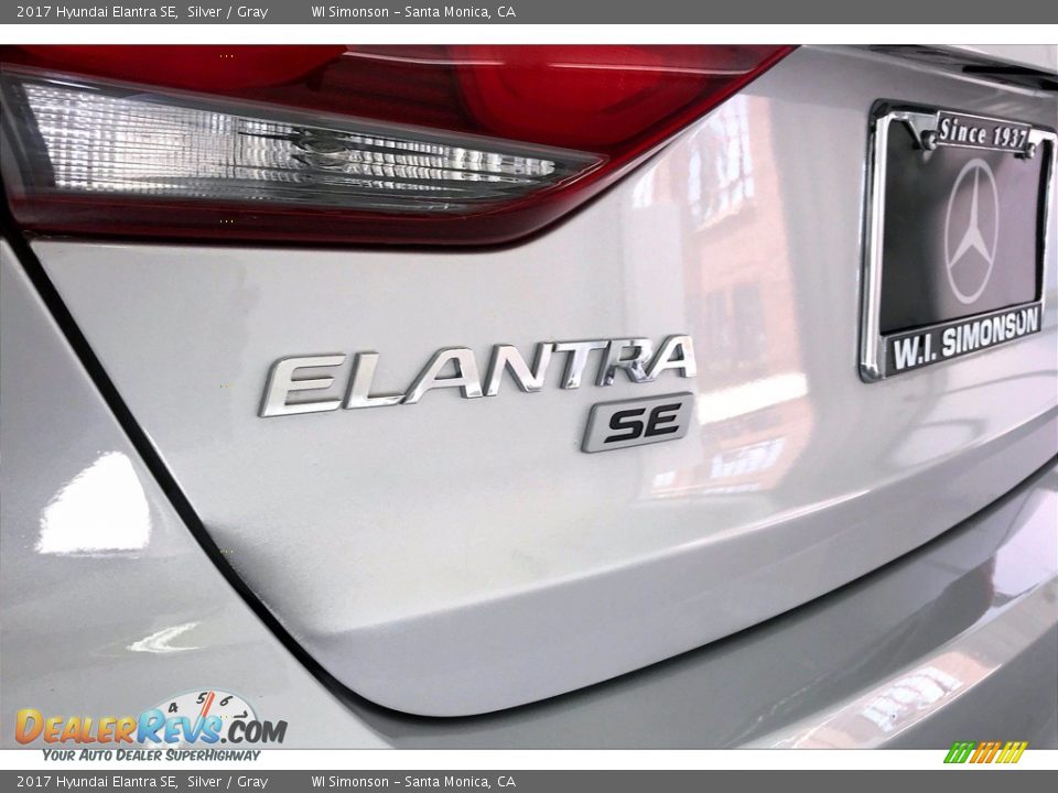 2017 Hyundai Elantra SE Silver / Gray Photo #29
