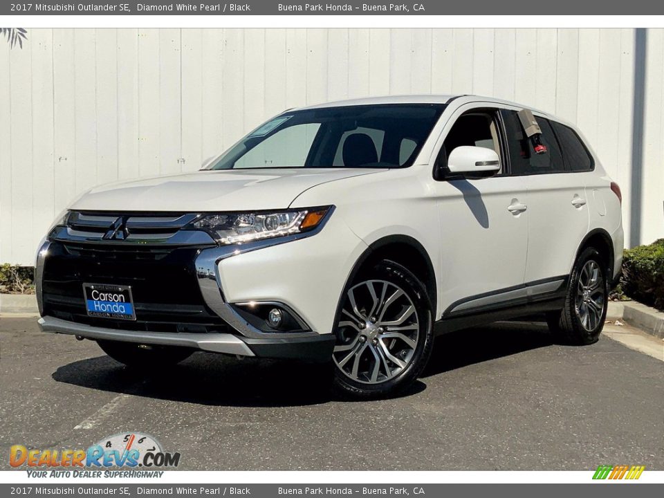 Diamond White Pearl 2017 Mitsubishi Outlander SE Photo #11