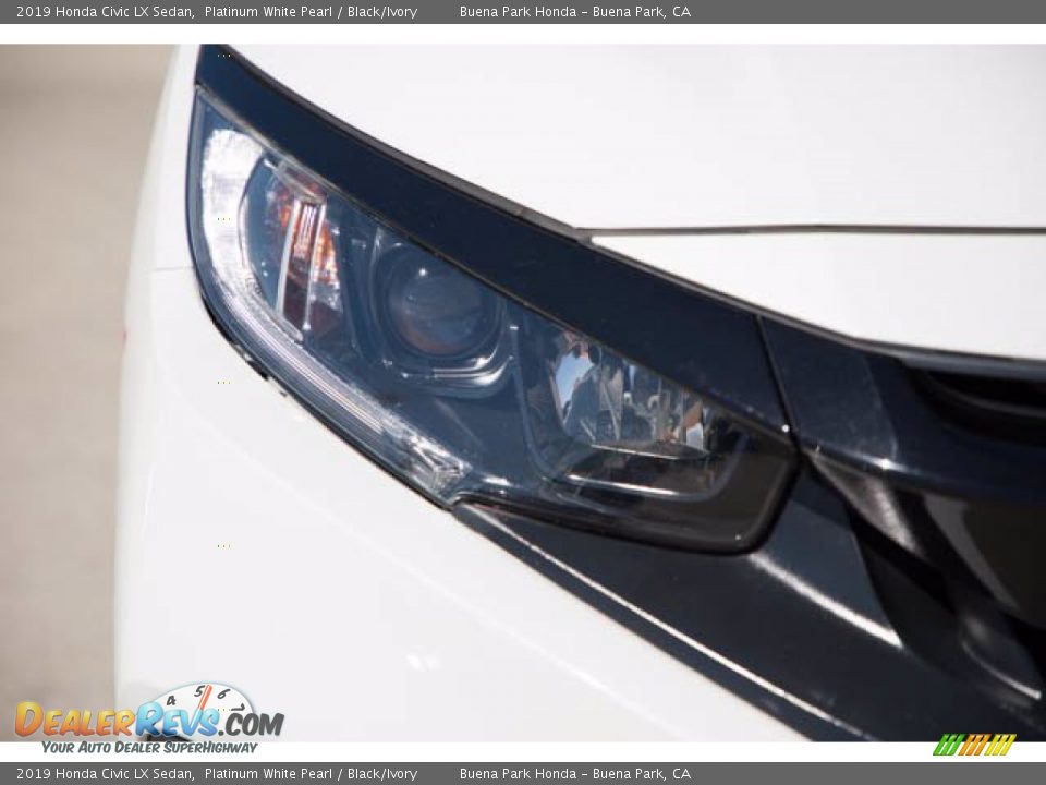 2019 Honda Civic LX Sedan Platinum White Pearl / Black/Ivory Photo #8