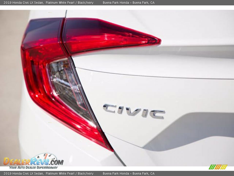 2019 Honda Civic LX Sedan Platinum White Pearl / Black/Ivory Photo #12