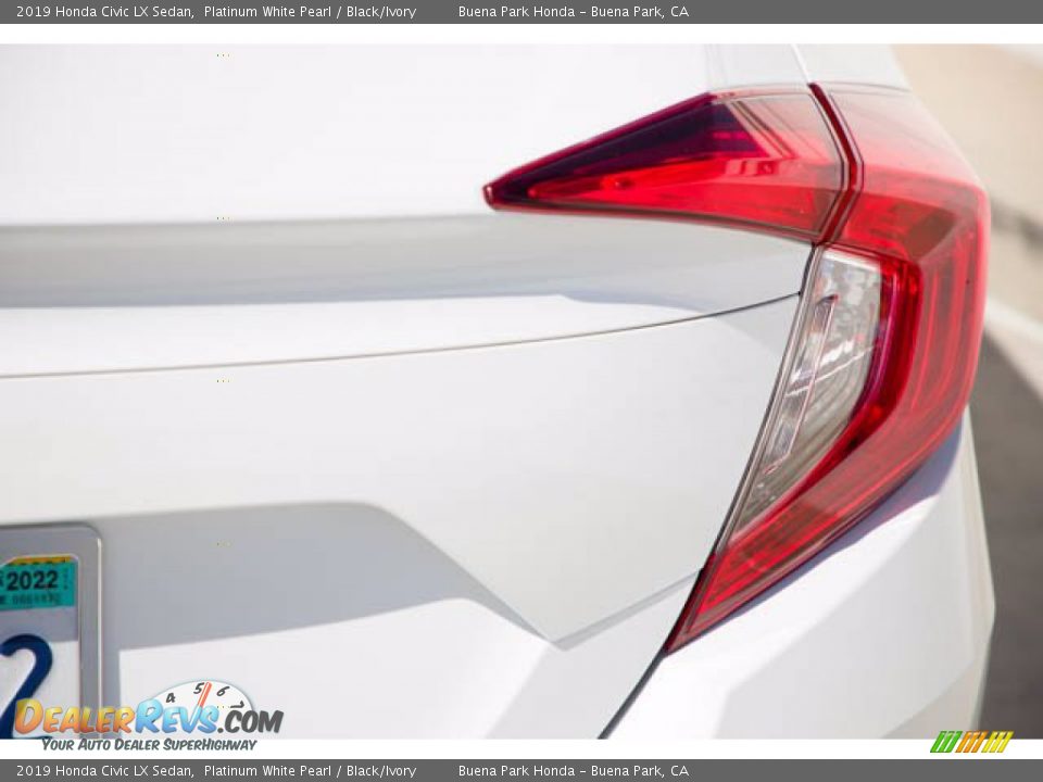 2019 Honda Civic LX Sedan Platinum White Pearl / Black/Ivory Photo #13