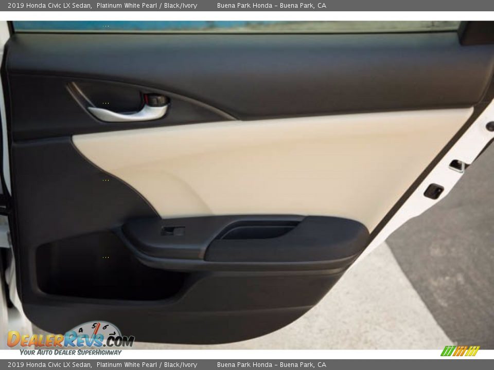 2019 Honda Civic LX Sedan Platinum White Pearl / Black/Ivory Photo #32