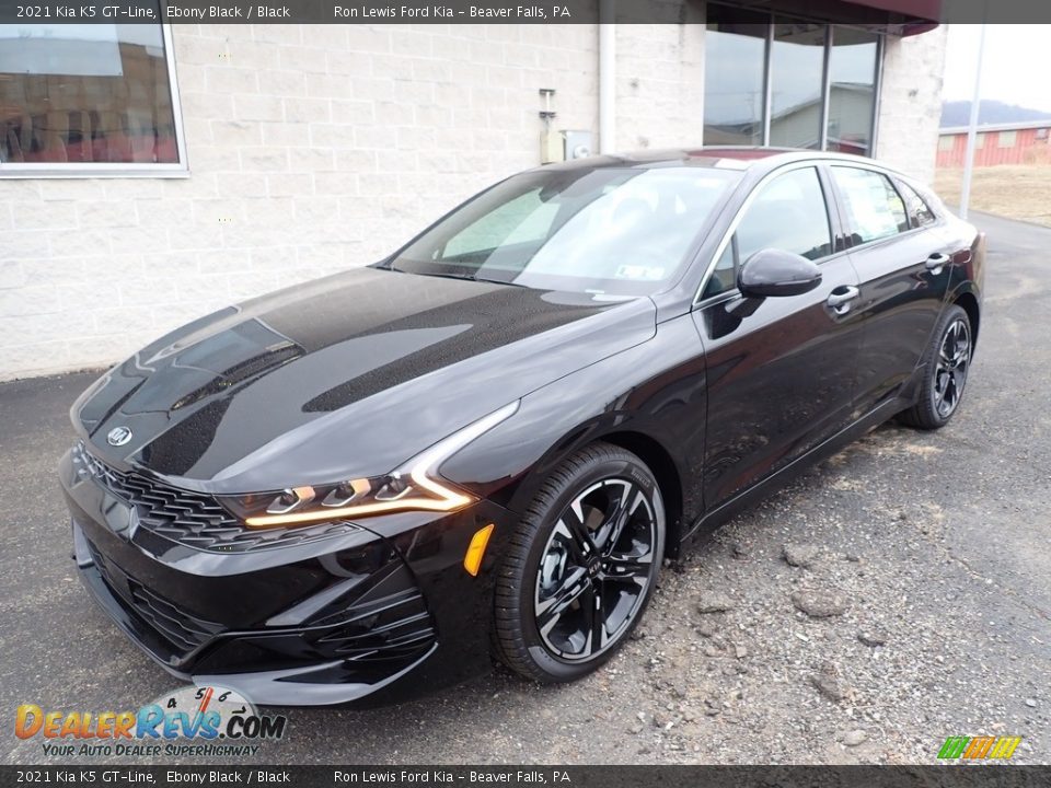 Front 3/4 View of 2021 Kia K5 GT-Line Photo #5