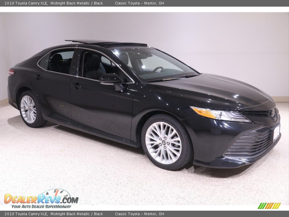 2019 Toyota Camry XLE Midnight Black Metallic / Black Photo #1