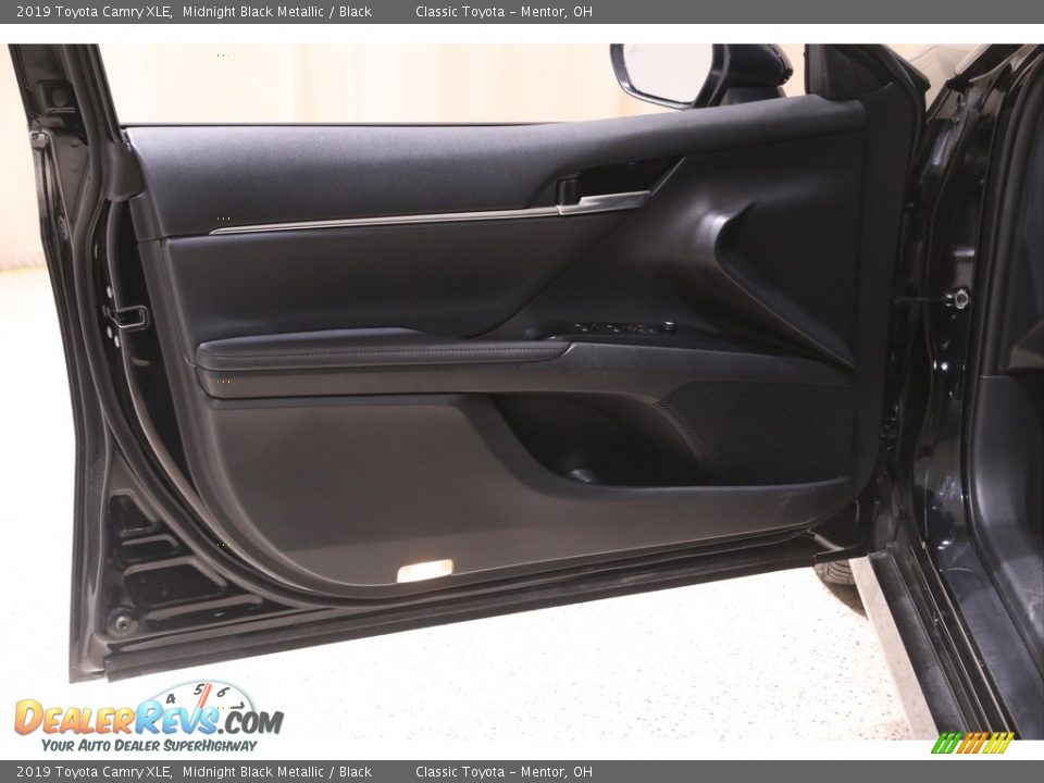 2019 Toyota Camry XLE Midnight Black Metallic / Black Photo #4