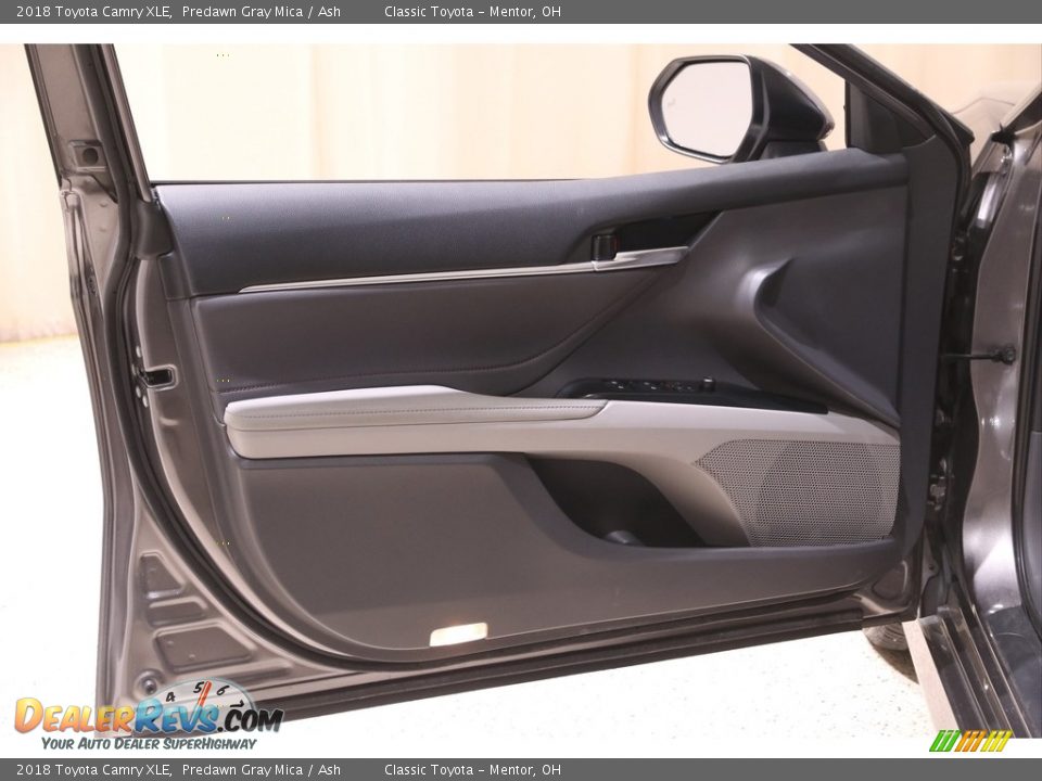 2018 Toyota Camry XLE Predawn Gray Mica / Ash Photo #4