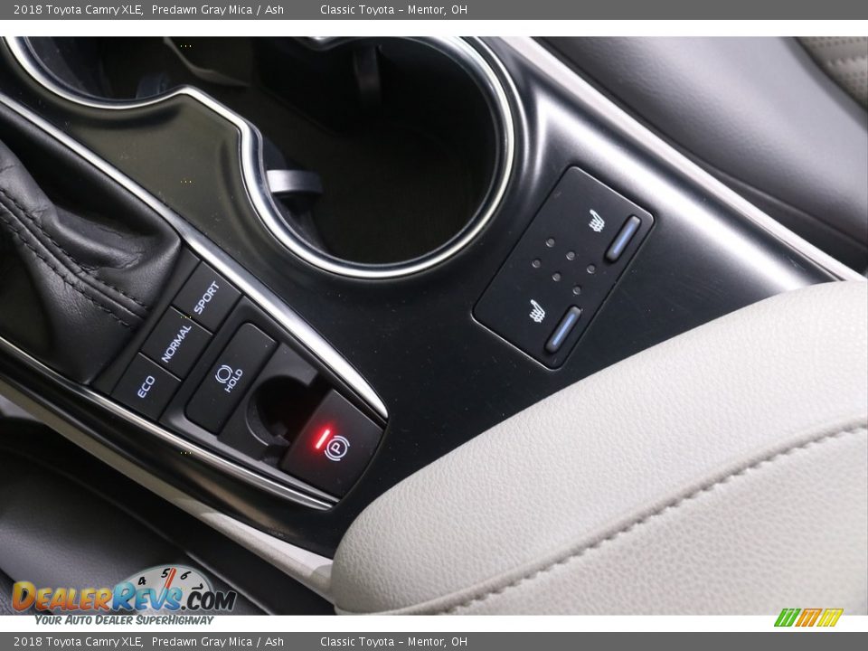 2018 Toyota Camry XLE Predawn Gray Mica / Ash Photo #15