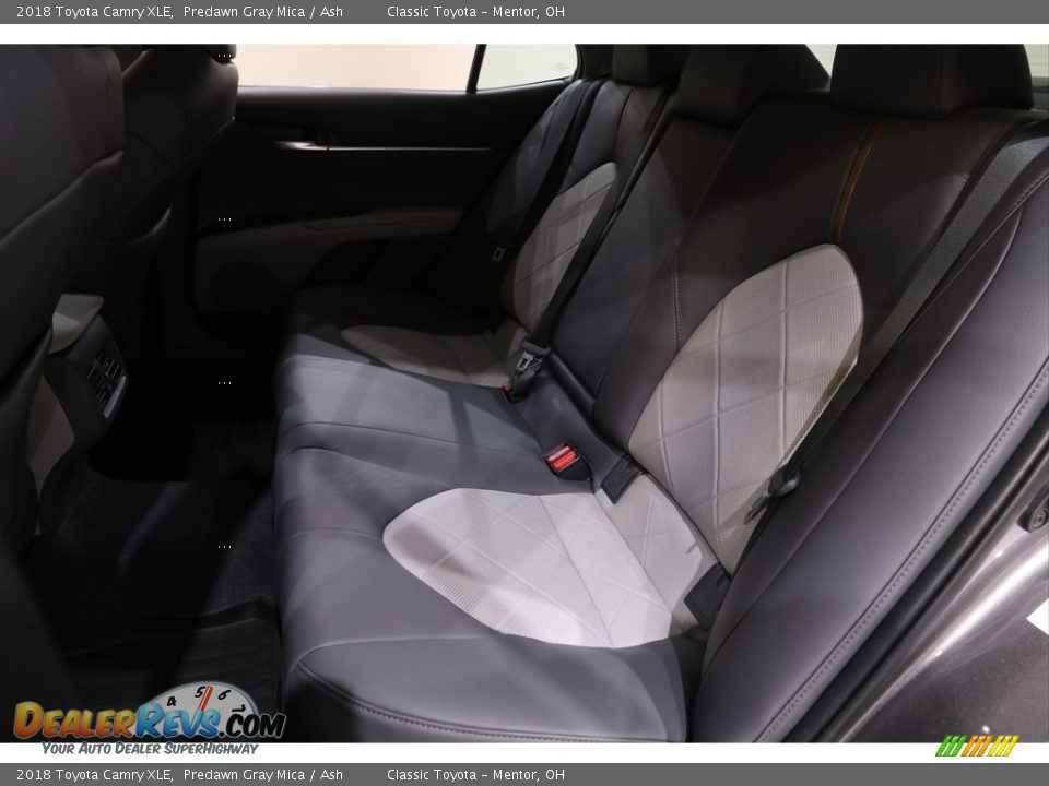 2018 Toyota Camry XLE Predawn Gray Mica / Ash Photo #18
