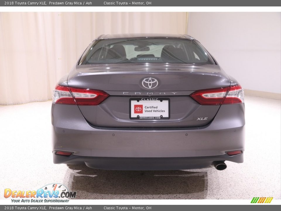 2018 Toyota Camry XLE Predawn Gray Mica / Ash Photo #19