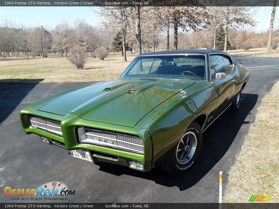 Front 3/4 View of 1969 Pontiac GTO Hardtop Photo #2