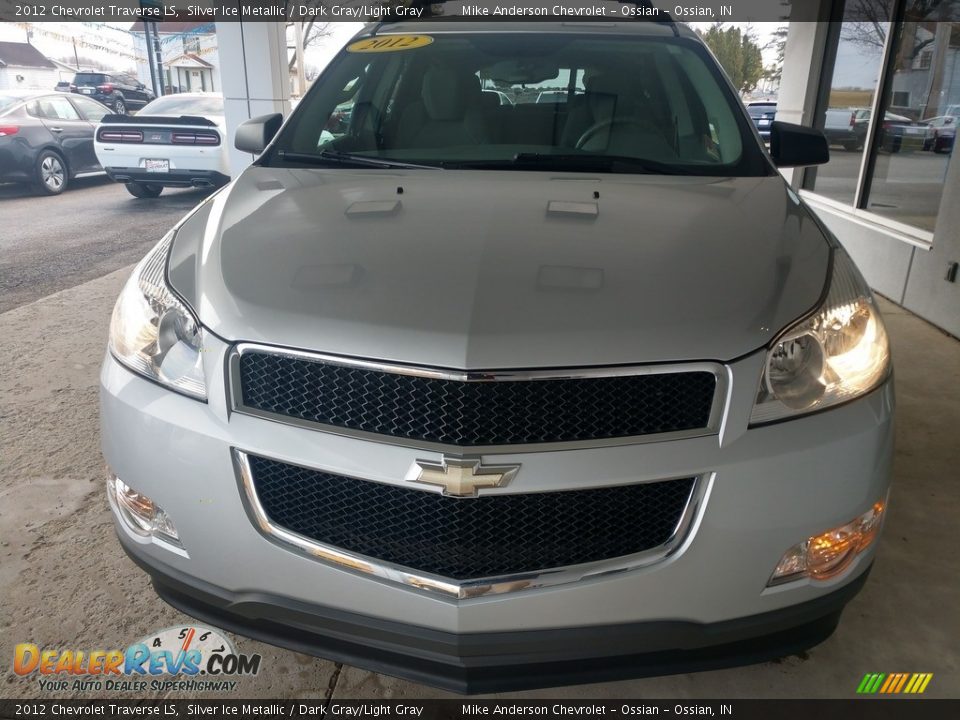 2012 Chevrolet Traverse LS Silver Ice Metallic / Dark Gray/Light Gray Photo #10