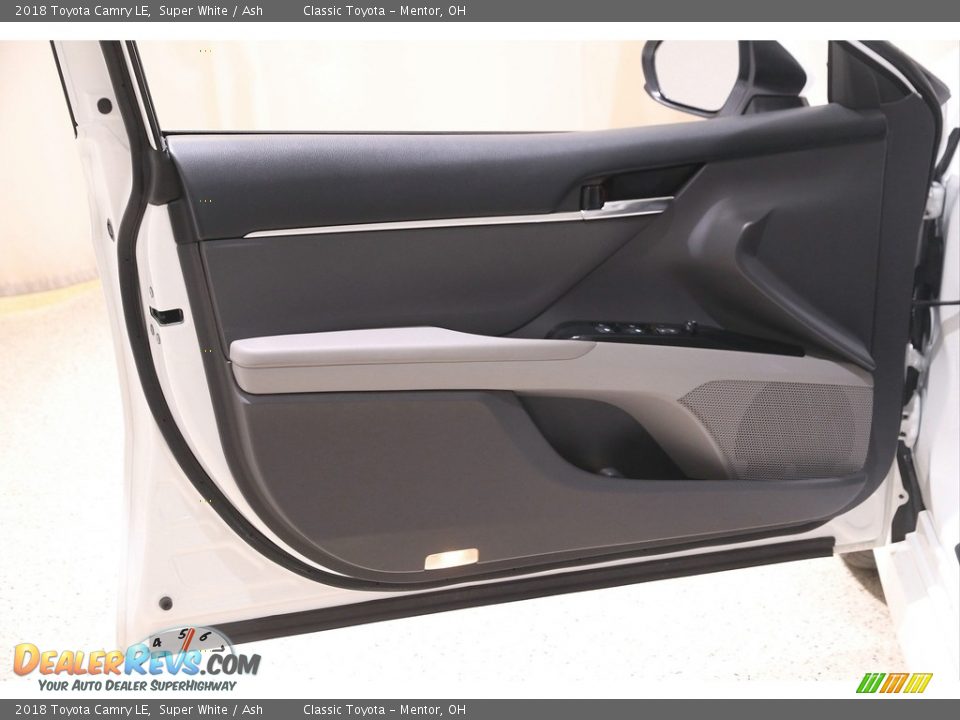 2018 Toyota Camry LE Super White / Ash Photo #4