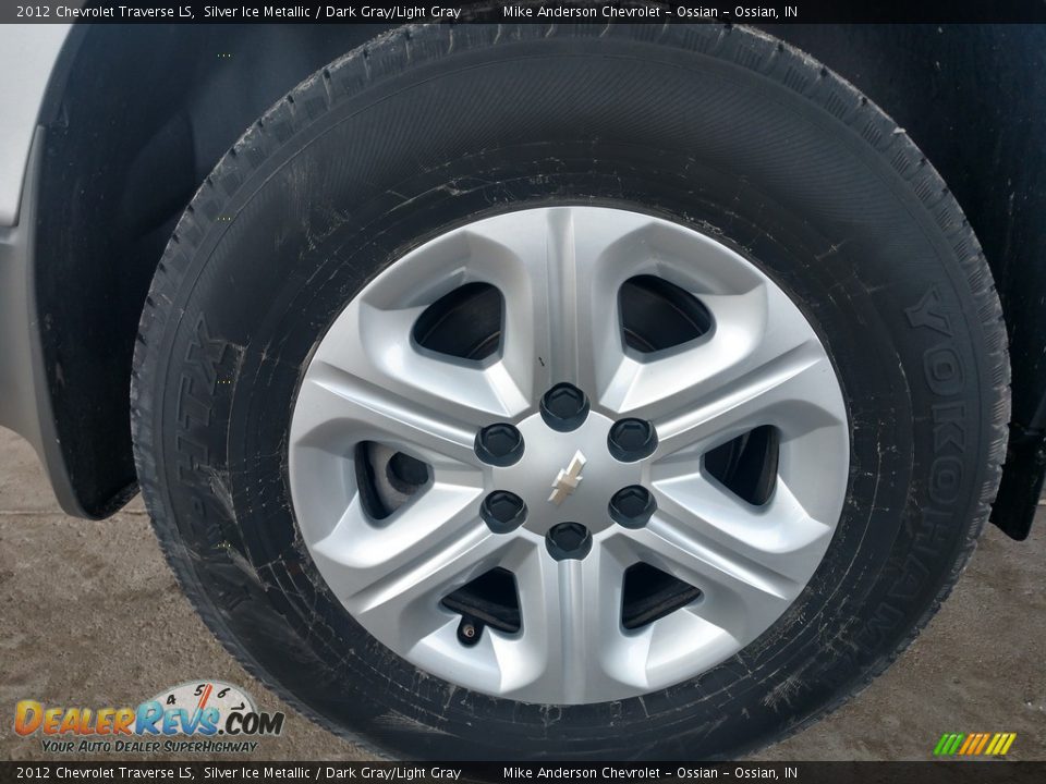 2012 Chevrolet Traverse LS Silver Ice Metallic / Dark Gray/Light Gray Photo #13