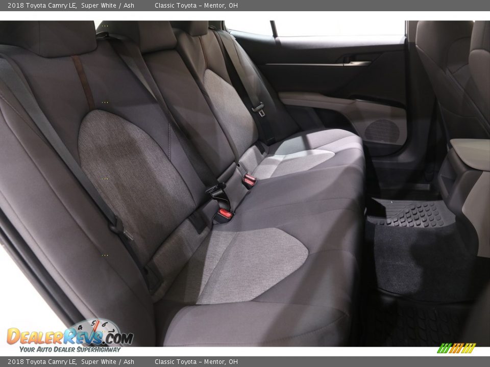 2018 Toyota Camry LE Super White / Ash Photo #16