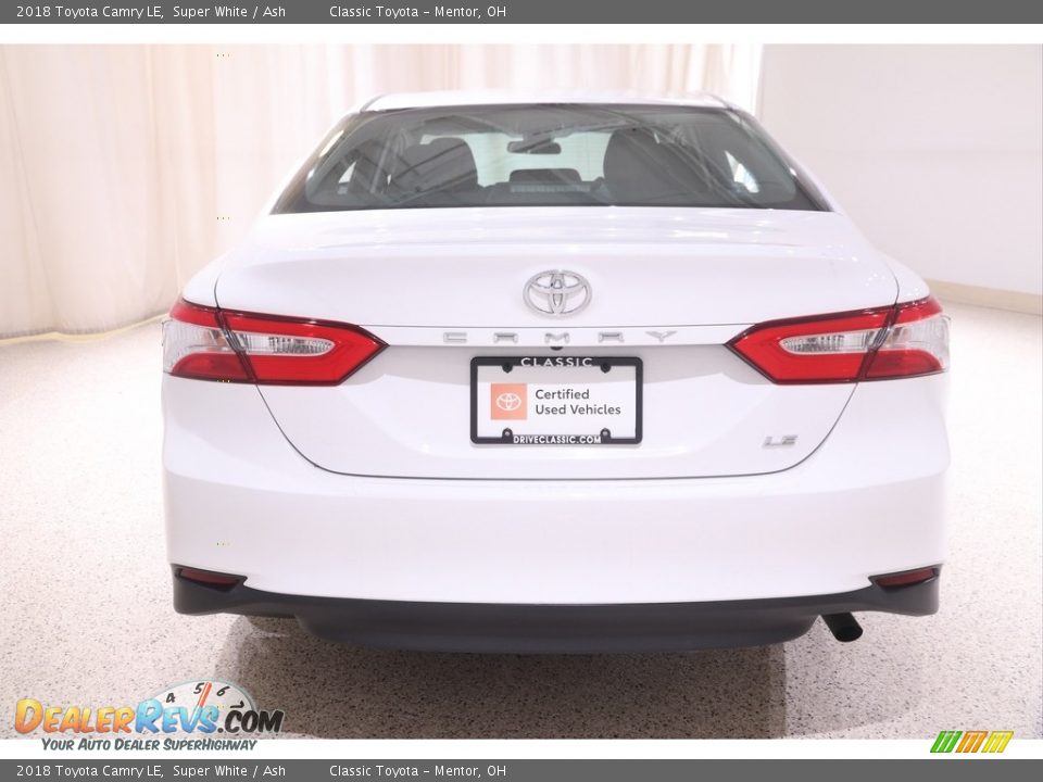 2018 Toyota Camry LE Super White / Ash Photo #18