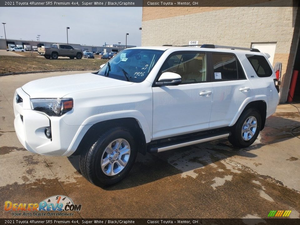 2021 Toyota 4Runner SR5 Premium 4x4 Super White / Black/Graphite Photo #1