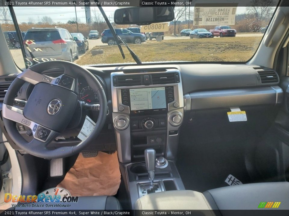 2021 Toyota 4Runner SR5 Premium 4x4 Super White / Black/Graphite Photo #4