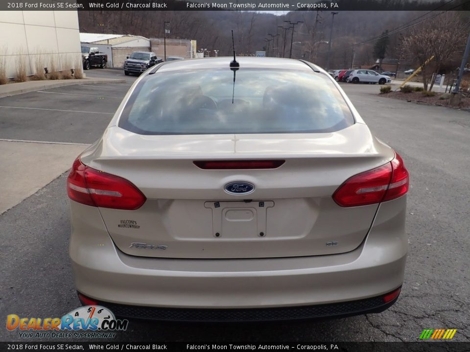 2018 Ford Focus SE Sedan White Gold / Charcoal Black Photo #3