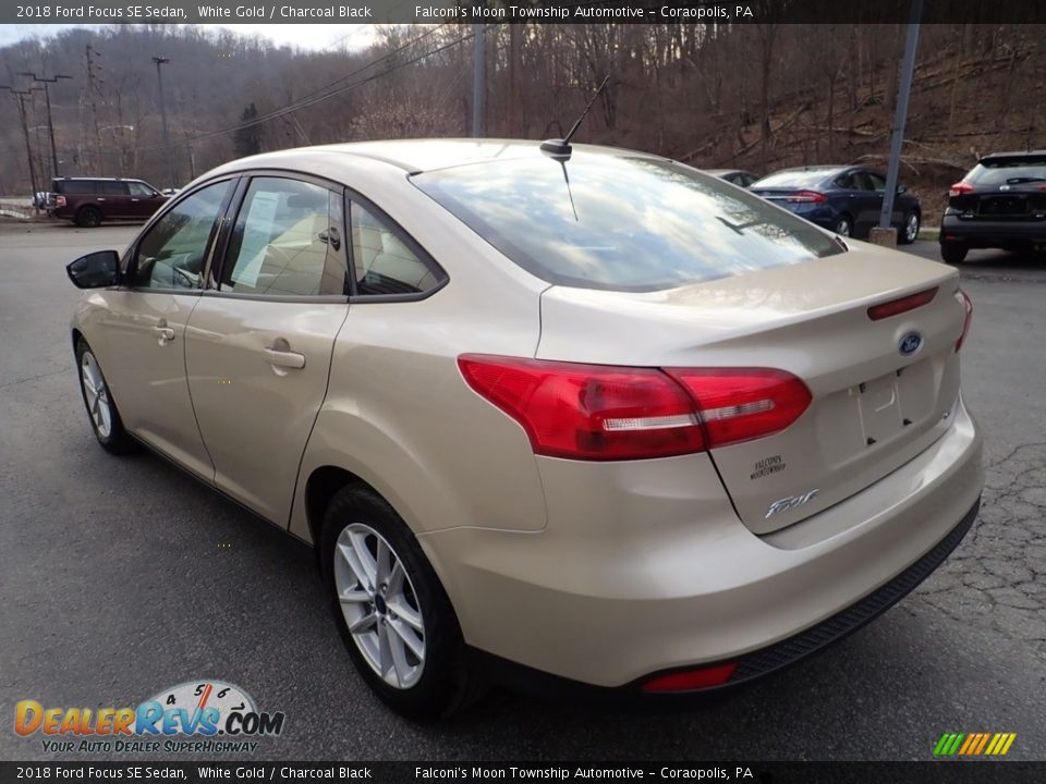 2018 Ford Focus SE Sedan White Gold / Charcoal Black Photo #5