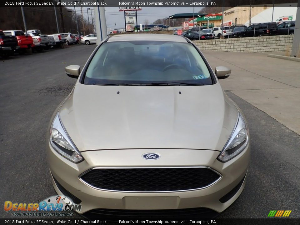 2018 Ford Focus SE Sedan White Gold / Charcoal Black Photo #8