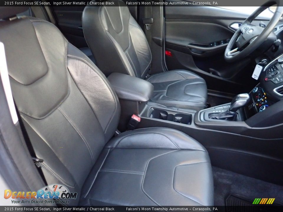 2015 Ford Focus SE Sedan Ingot Silver Metallic / Charcoal Black Photo #11