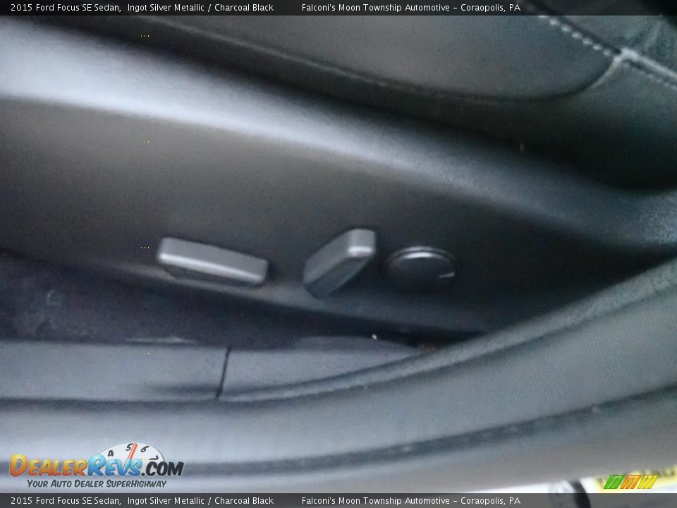 2015 Ford Focus SE Sedan Ingot Silver Metallic / Charcoal Black Photo #19